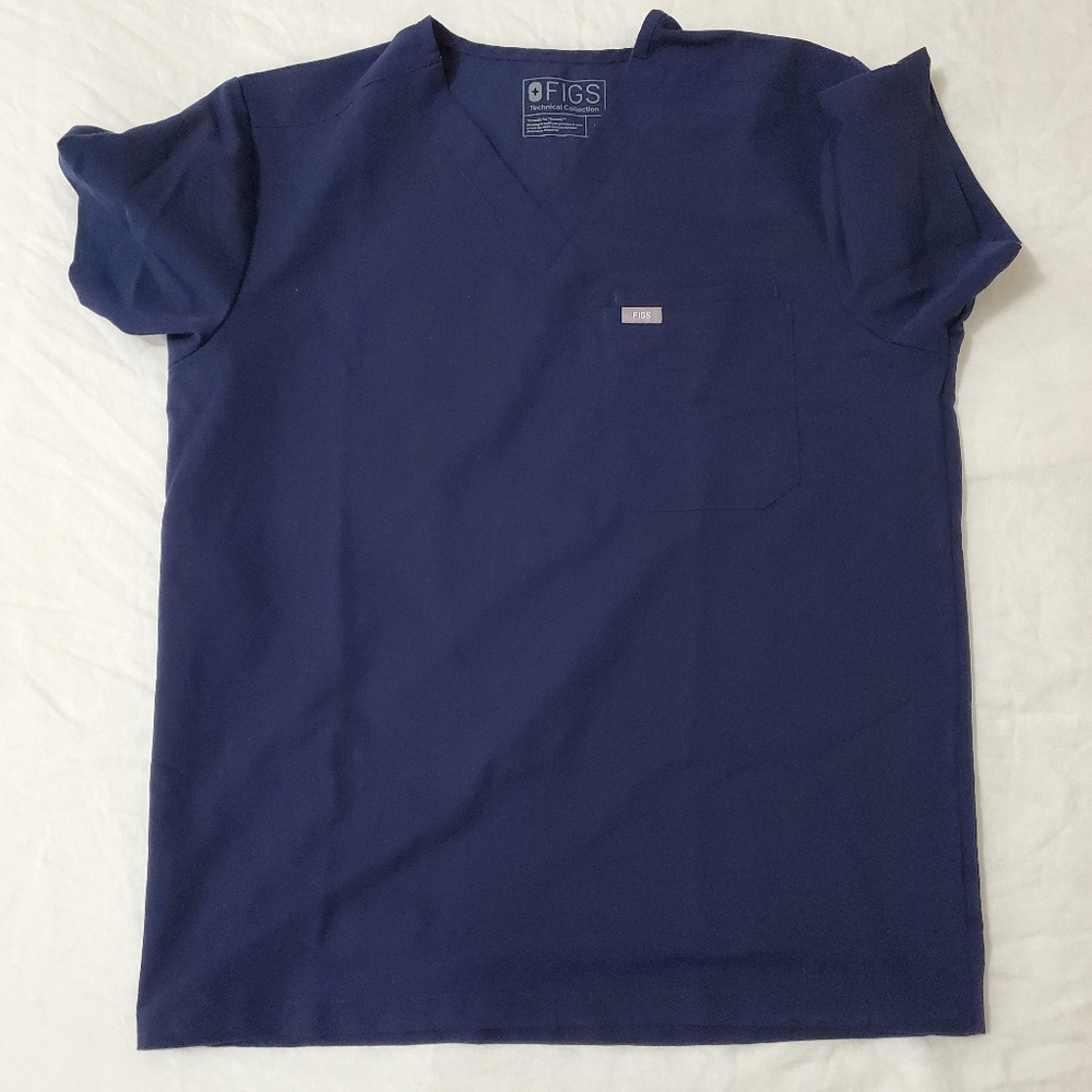 Figs Men's Leon™ Three-Pocket Scrub Top (Large - Navy Blue)